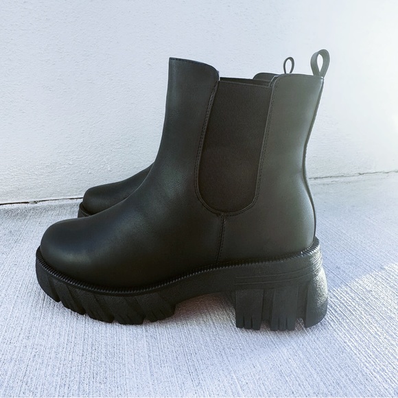 Black Chunky Chelsea Platform Lugged Sole Boots - SALE - Picture 3 of 9